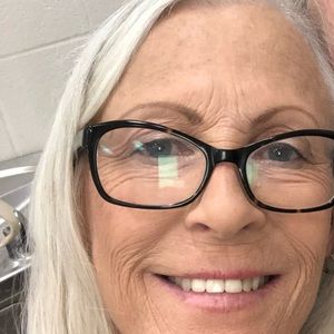 Meet your Posher, Deborah